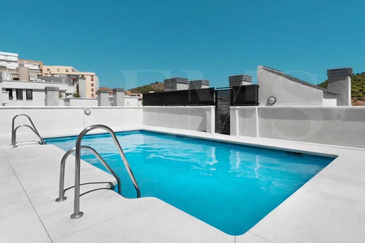 Relaxing Apartment With Community Pool & Parking- Center Μάλαγα